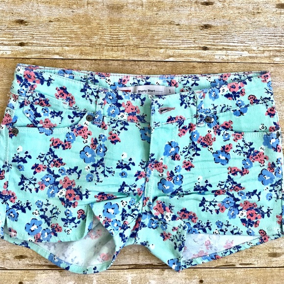 Shorty short Levi Floral Shorts - Picture 2 of 8